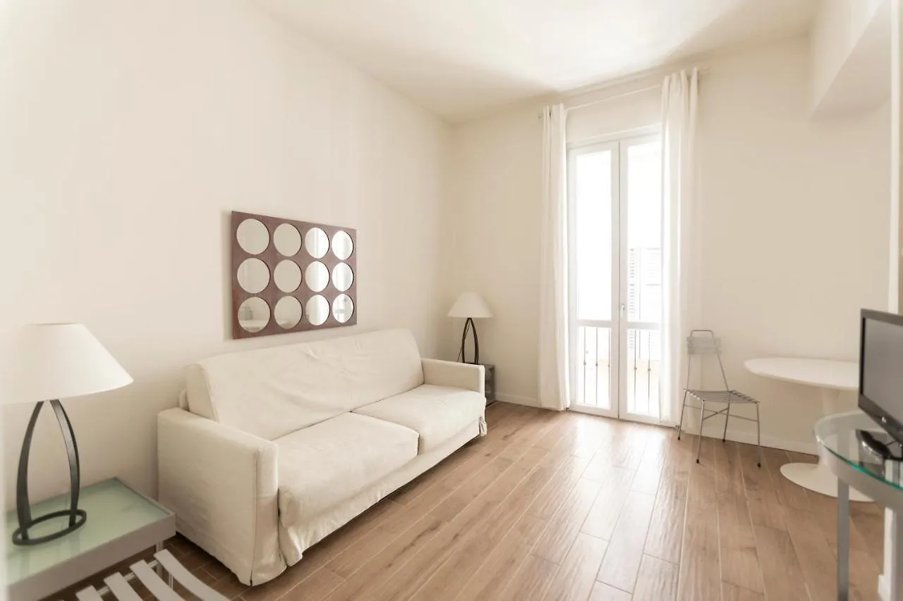 Brera - Fiori Chiari Charme Apartment Милан 0*,  Италия