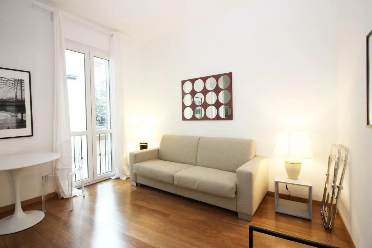 Brera - Fiori Chiari Charme Apartment Милан